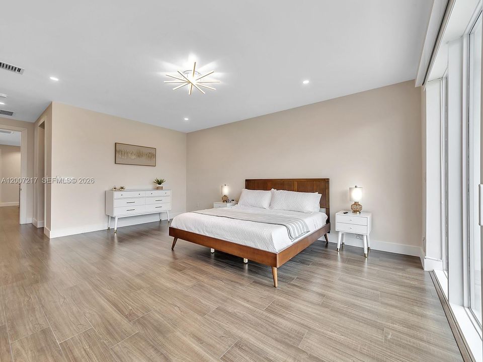 For Sale: $1,865,000 (4 beds, 4 baths, 3387 Square Feet)