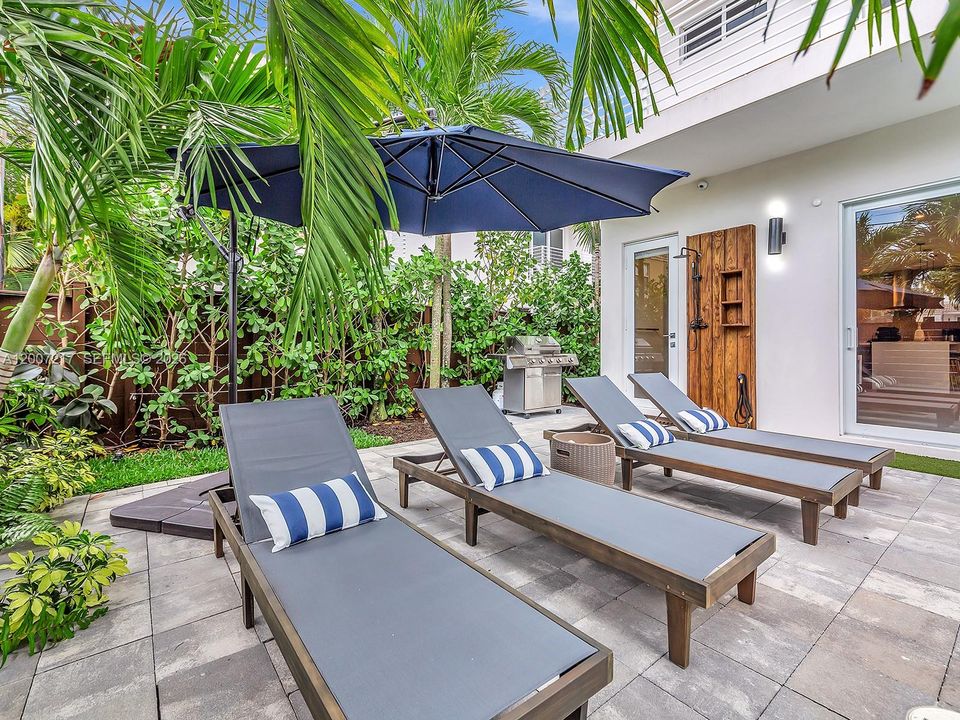 For Sale: $1,865,000 (4 beds, 4 baths, 3387 Square Feet)