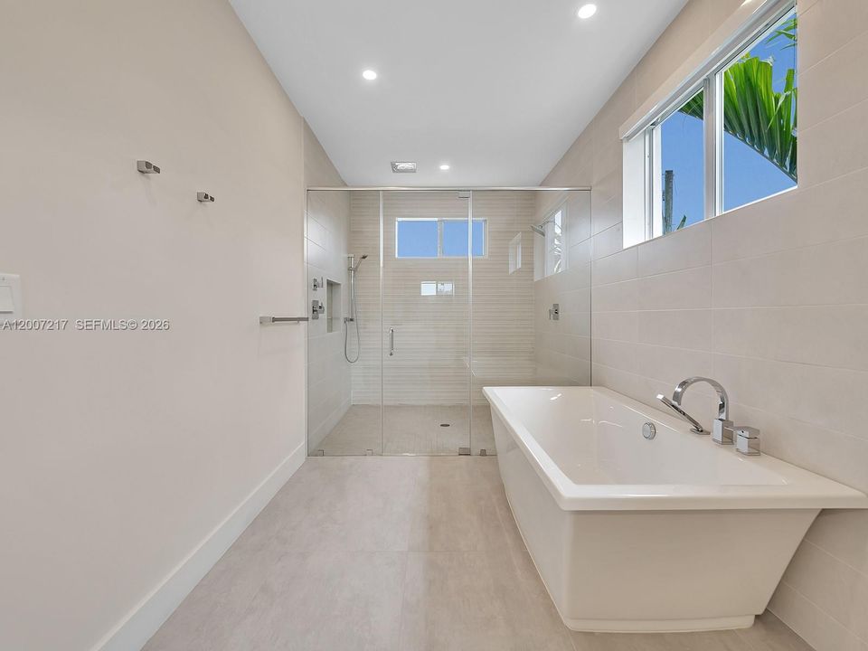 For Sale: $1,865,000 (4 beds, 4 baths, 3387 Square Feet)