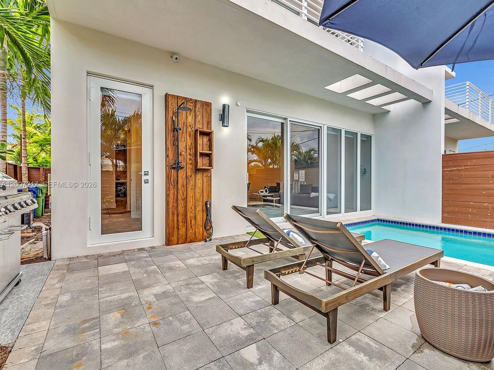 For Sale: $1,865,000 (4 beds, 4 baths, 3387 Square Feet)