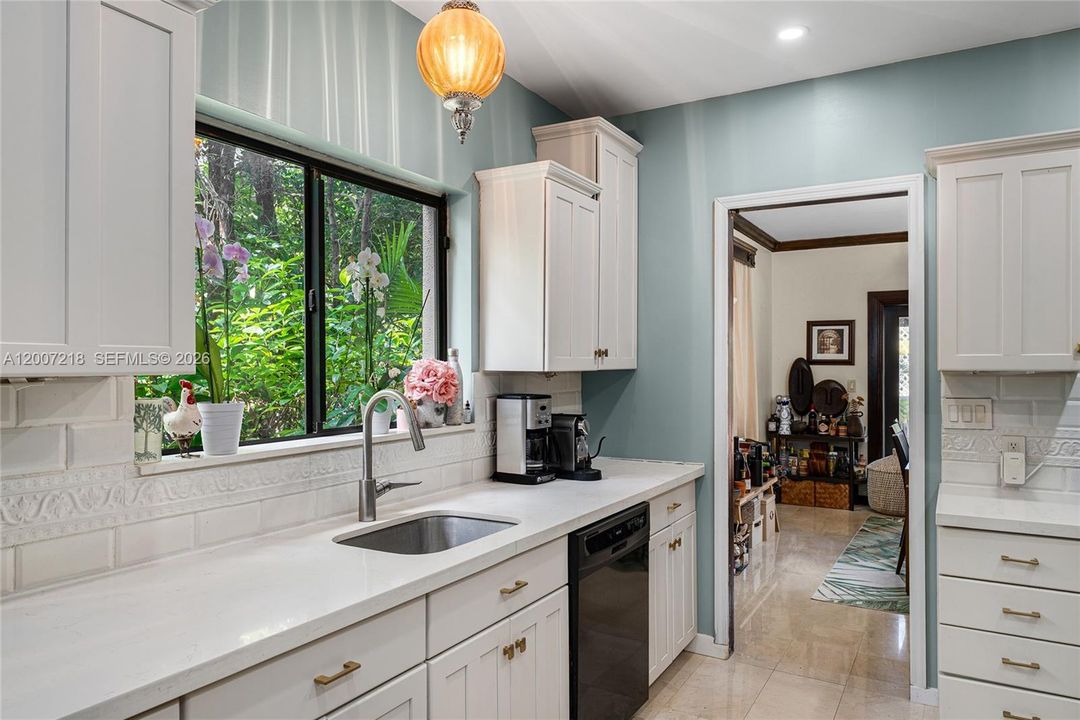 For Sale: $2,900,000 (4 beds, 3 baths, 2359 Square Feet)