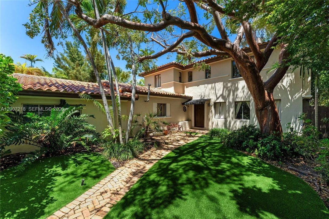 For Sale: $2,900,000 (4 beds, 3 baths, 2359 Square Feet)