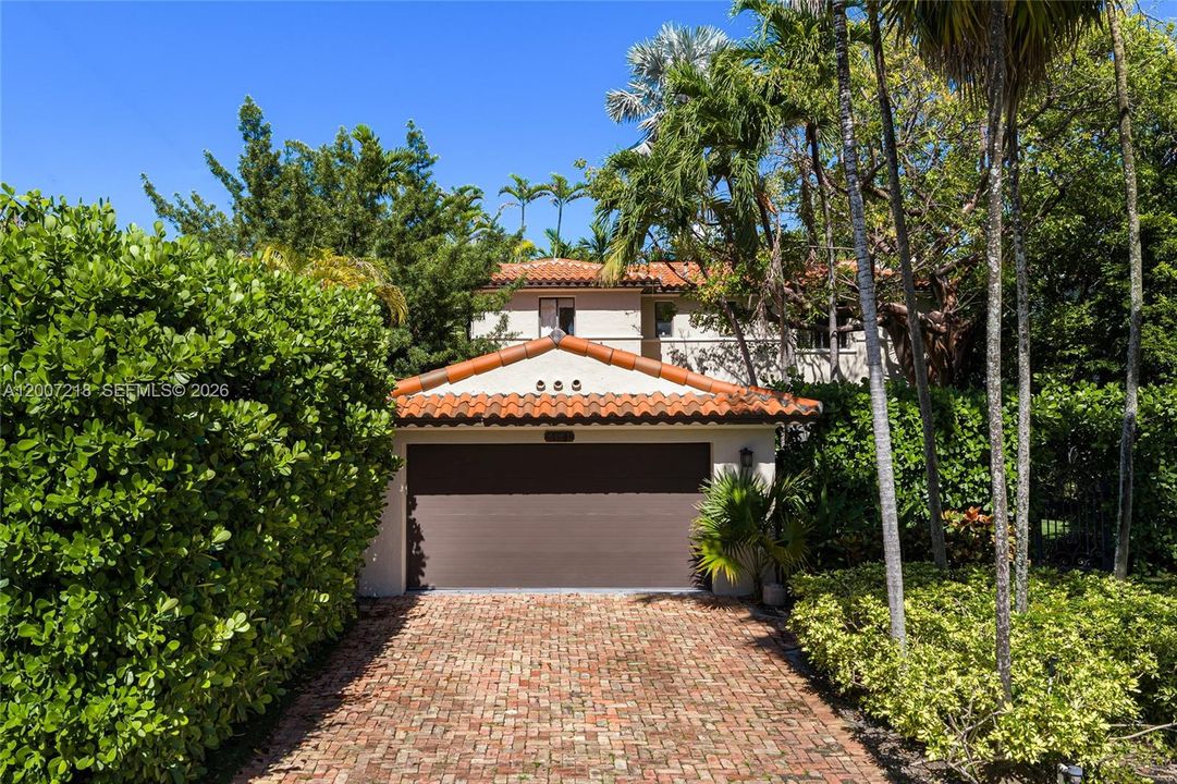 For Sale: $2,900,000 (4 beds, 3 baths, 2359 Square Feet)
