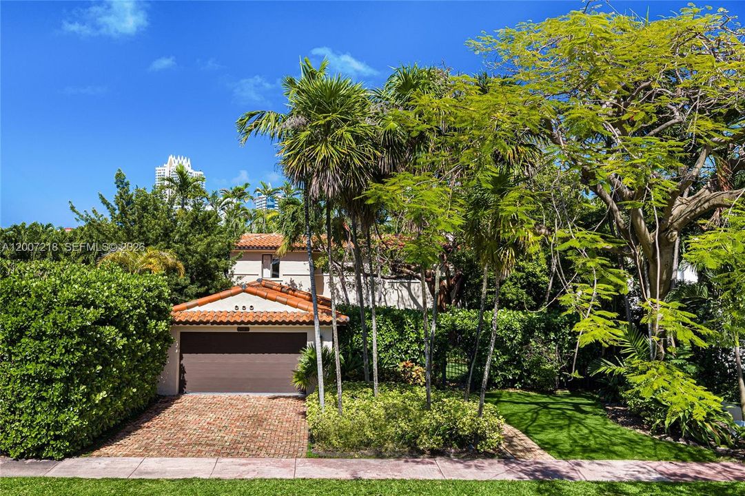 For Sale: $2,900,000 (4 beds, 3 baths, 2359 Square Feet)