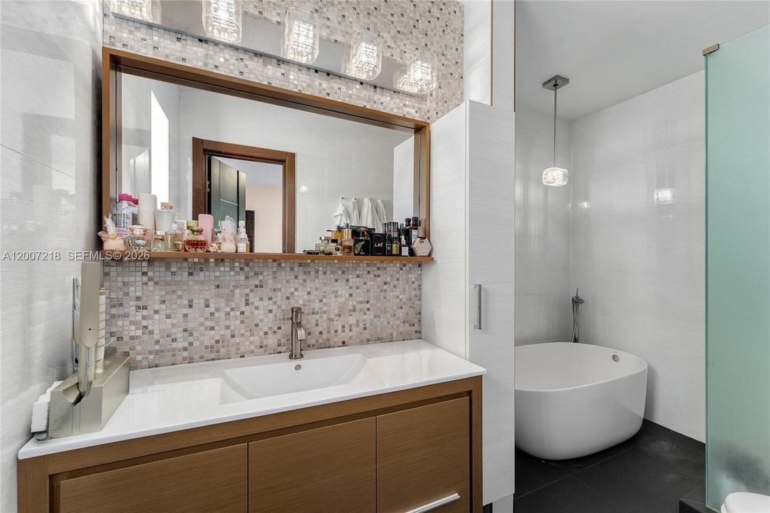 For Sale: $2,900,000 (4 beds, 3 baths, 2359 Square Feet)