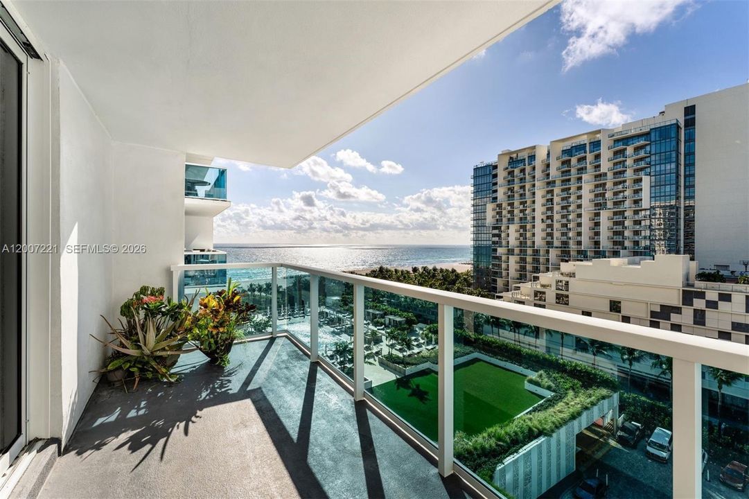 Recently Rented: $9,000 (1 beds, 1 baths, 880 Square Feet)
