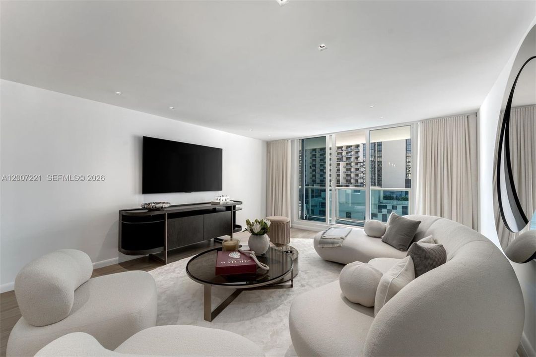 Recently Rented: $9,000 (1 beds, 1 baths, 880 Square Feet)