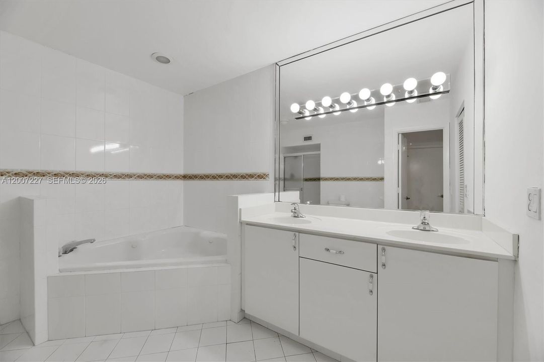 Active With Contract: $408,000 (2 beds, 2 baths, 1490 Square Feet)