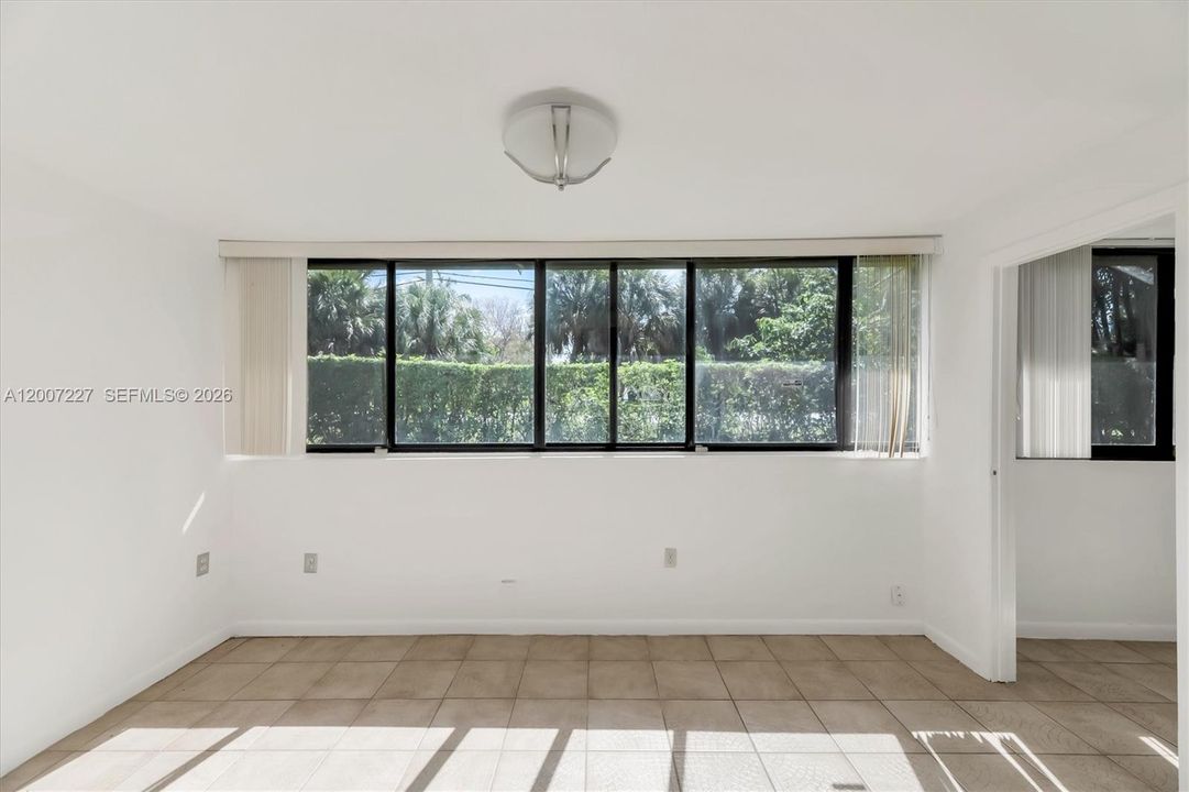 Active With Contract: $408,000 (2 beds, 2 baths, 1490 Square Feet)