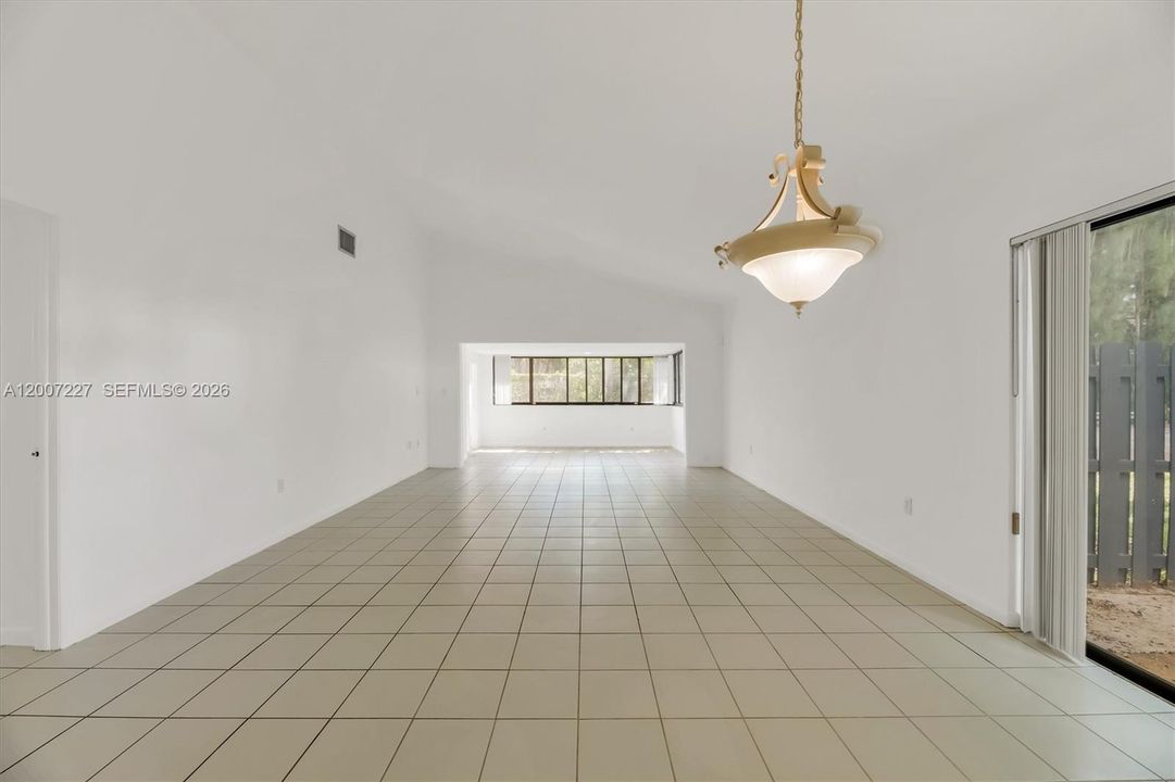 Active With Contract: $408,000 (2 beds, 2 baths, 1490 Square Feet)