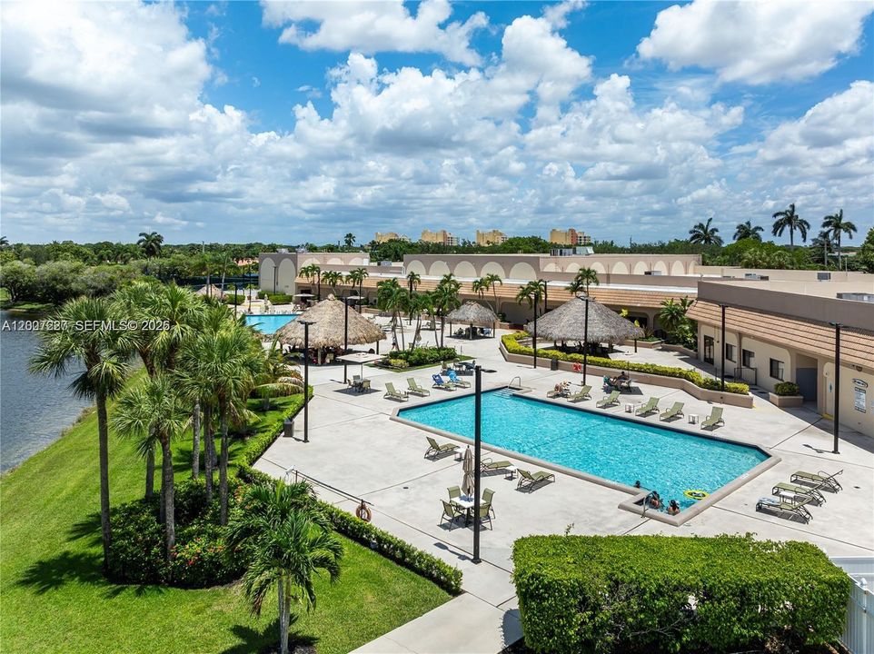 Active With Contract: $408,000 (2 beds, 2 baths, 1490 Square Feet)