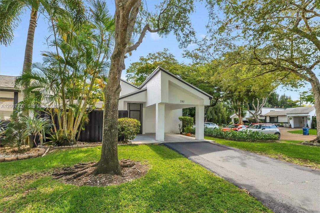 Active With Contract: $408,000 (2 beds, 2 baths, 1490 Square Feet)