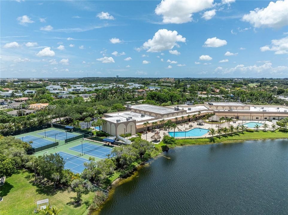 Active With Contract: $408,000 (2 beds, 2 baths, 1490 Square Feet)