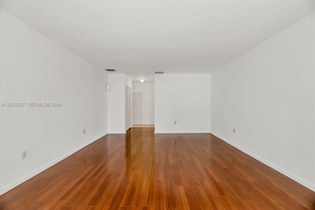 Active With Contract: $408,000 (2 beds, 2 baths, 1490 Square Feet)