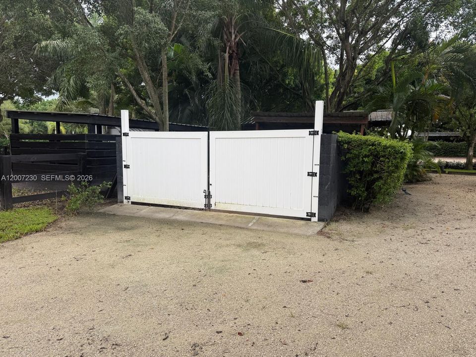 For Sale: $4,500,000 (8 beds, 4 baths, 0 Square Feet)