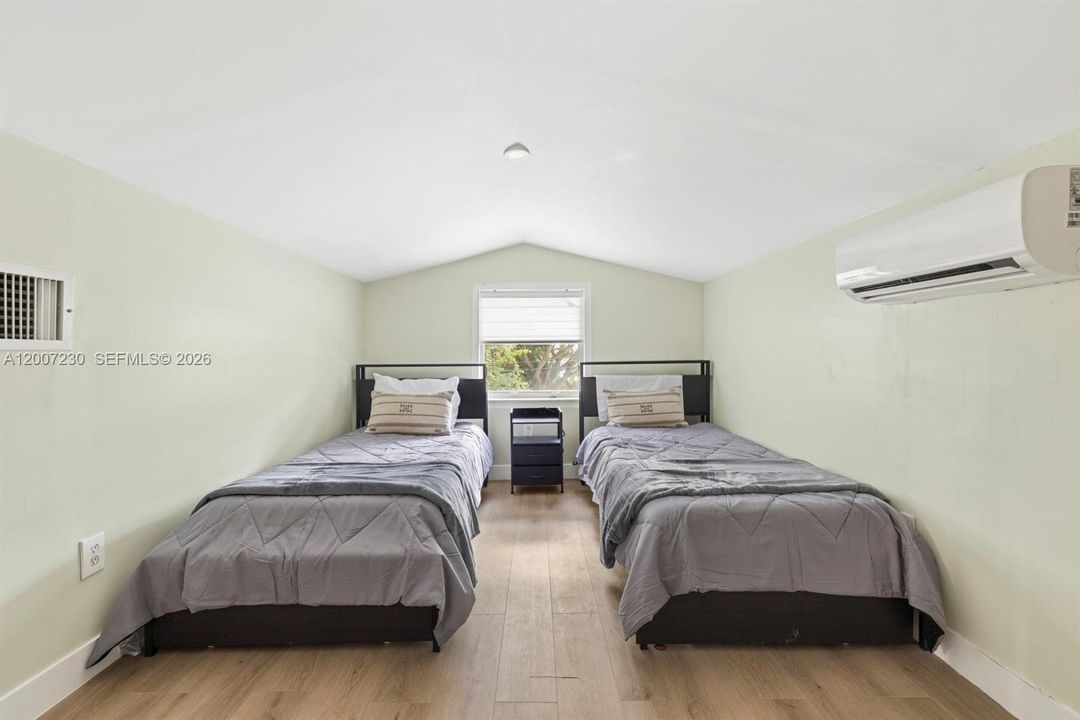For Sale: $4,500,000 (8 beds, 4 baths, 0 Square Feet)