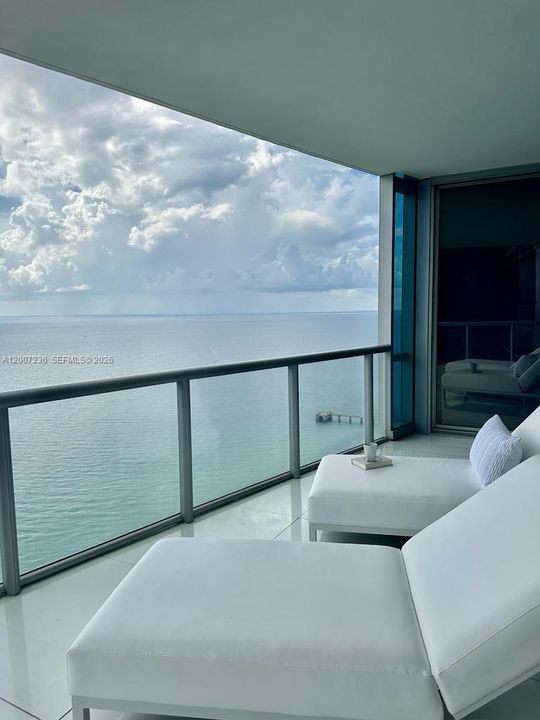 Active With Contract: $12,500 (2 beds, 3 baths, 1487 Square Feet)