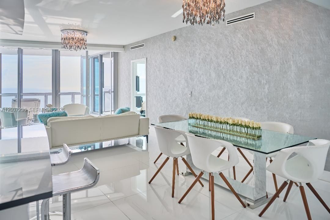 Active With Contract: $12,500 (2 beds, 3 baths, 1487 Square Feet)