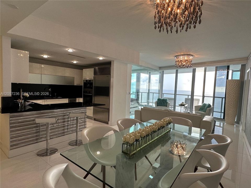 Active With Contract: $12,500 (2 beds, 3 baths, 1487 Square Feet)
