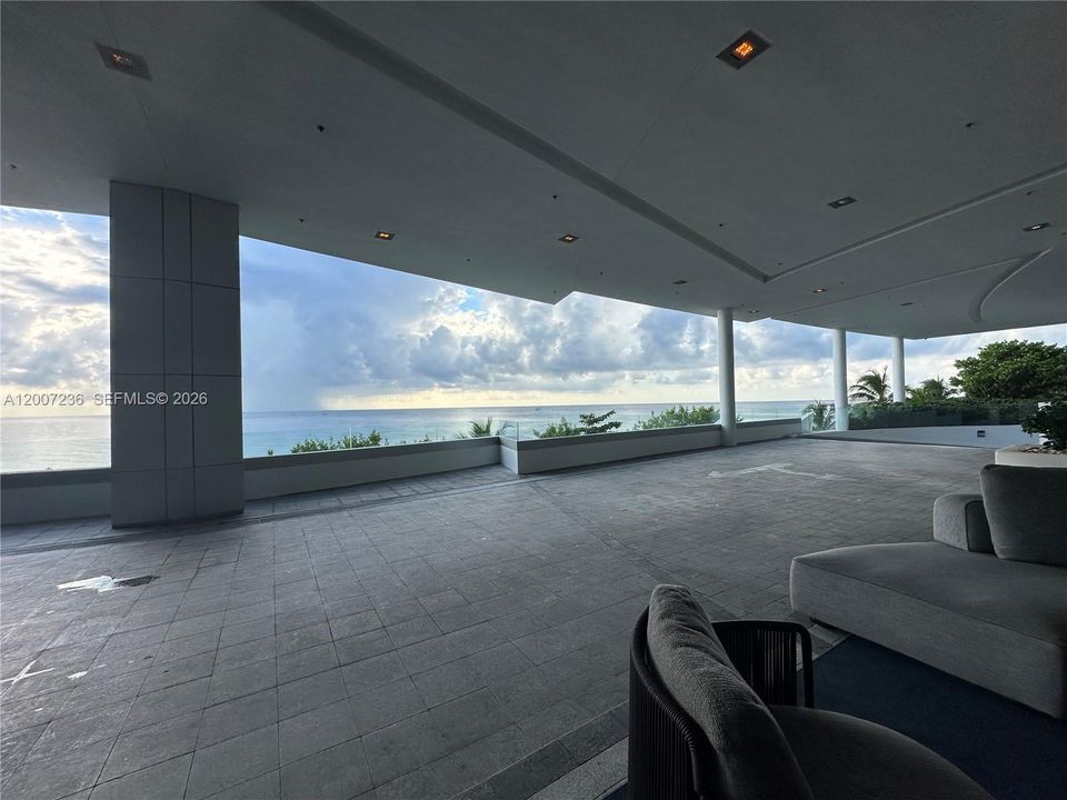 Active With Contract: $12,500 (2 beds, 3 baths, 1487 Square Feet)