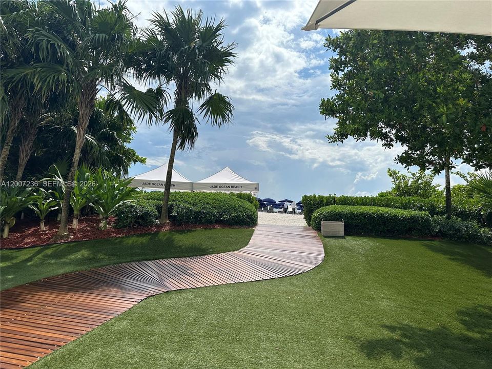 Active With Contract: $12,500 (2 beds, 3 baths, 1487 Square Feet)