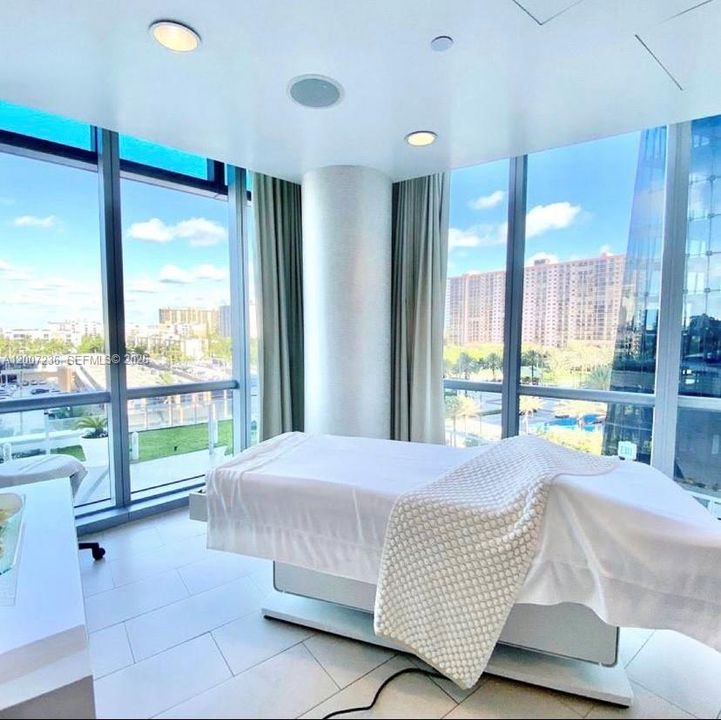 Active With Contract: $12,500 (2 beds, 3 baths, 1487 Square Feet)