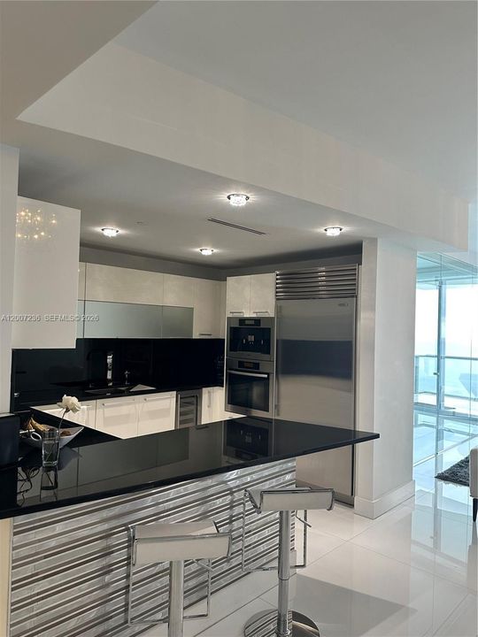Active With Contract: $12,500 (2 beds, 3 baths, 1487 Square Feet)