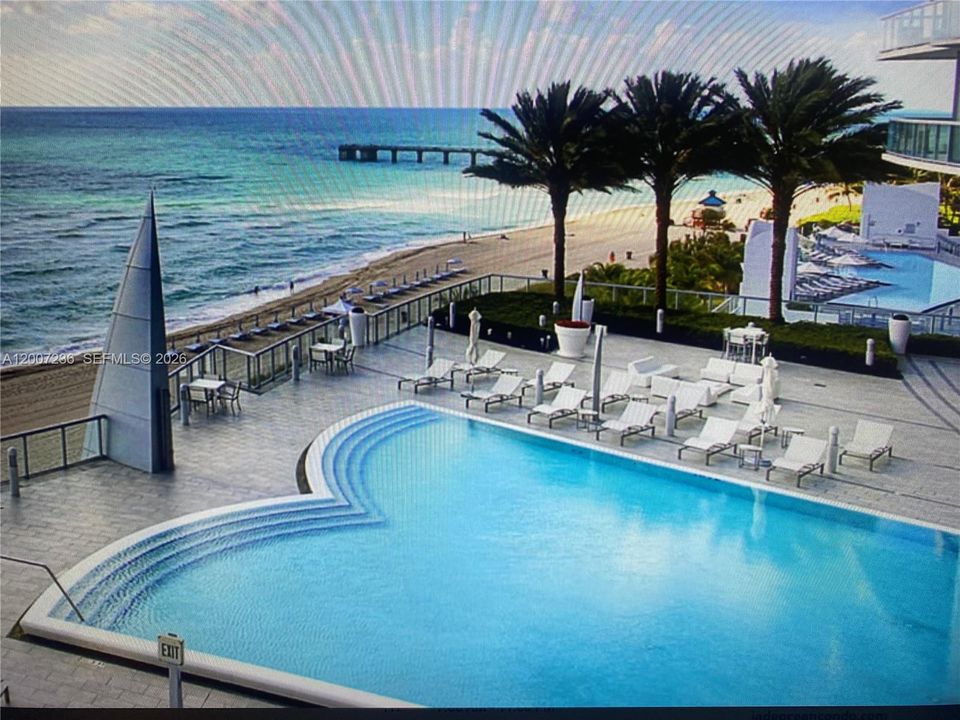 Active With Contract: $12,500 (2 beds, 3 baths, 1487 Square Feet)