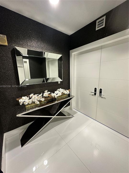 Active With Contract: $12,500 (2 beds, 3 baths, 1487 Square Feet)