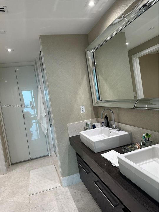 Active With Contract: $12,500 (2 beds, 3 baths, 1487 Square Feet)