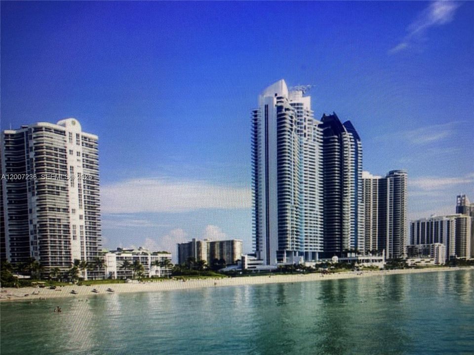 Active With Contract: $12,500 (2 beds, 3 baths, 1487 Square Feet)