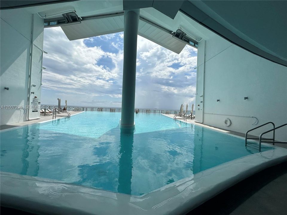 Active With Contract: $12,500 (2 beds, 3 baths, 1487 Square Feet)