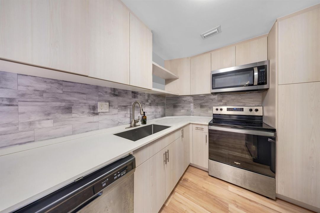 300 Bayview Dr-Sunny Isles Beach-Alina u