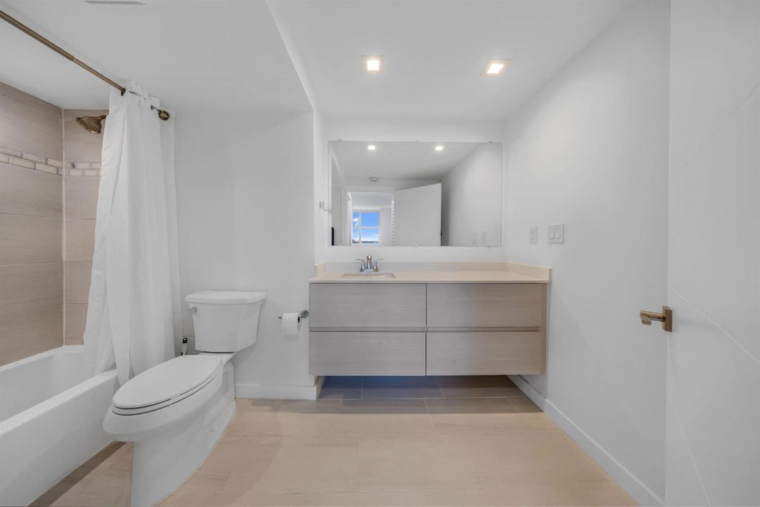 300 Bayview Dr-Sunny Isles Beach-Alina u