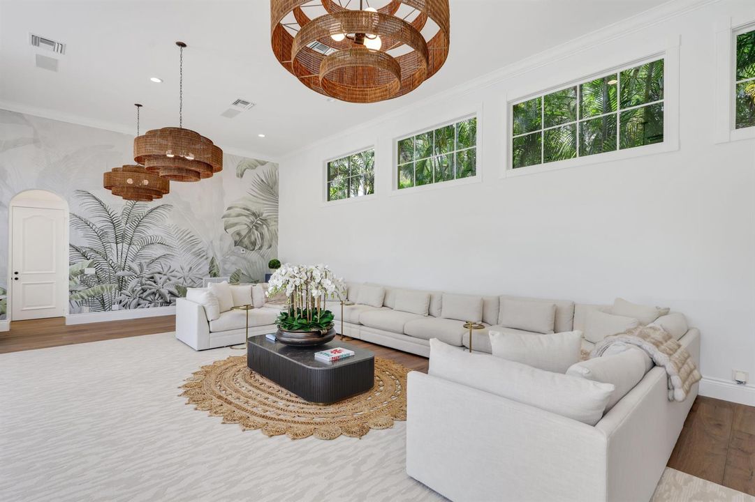 1019 Grand Court - 33.jpg-FULL