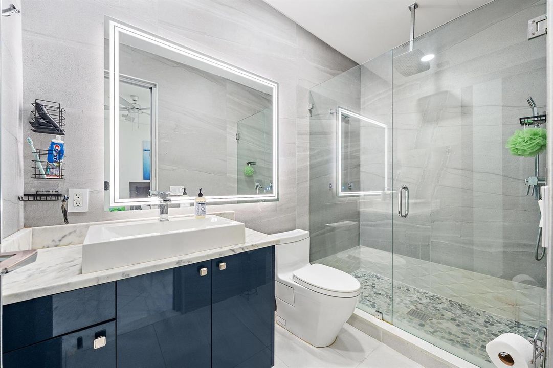 Refined Designer Bathroom