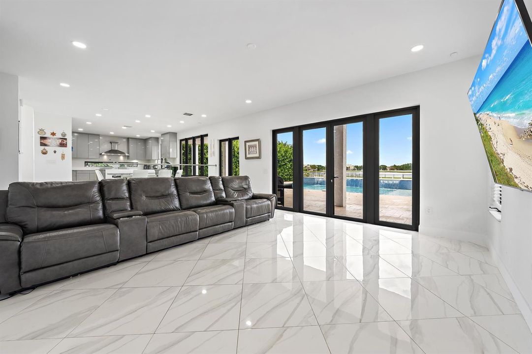Seamless Living Space