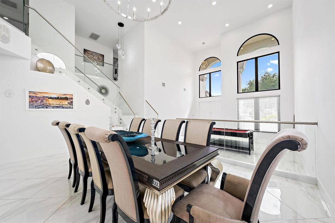 Elegant Dining Space
