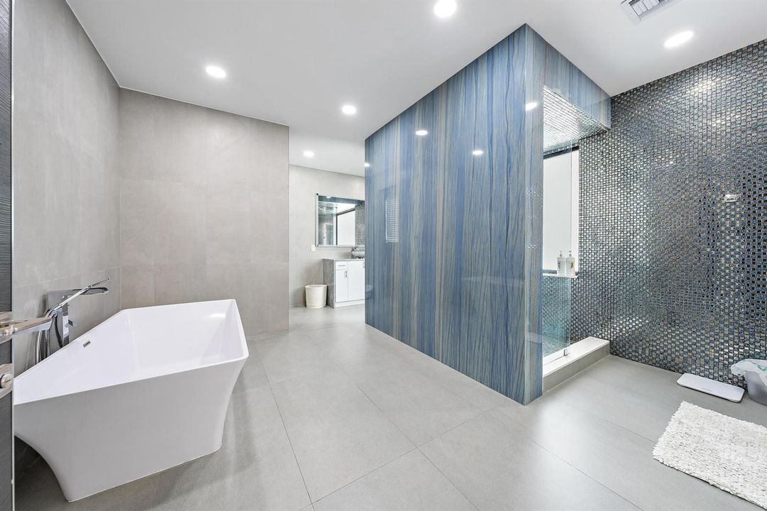 Luxurious Spa Bath