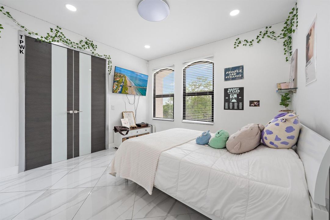 Luxurious Bedroom Retreat