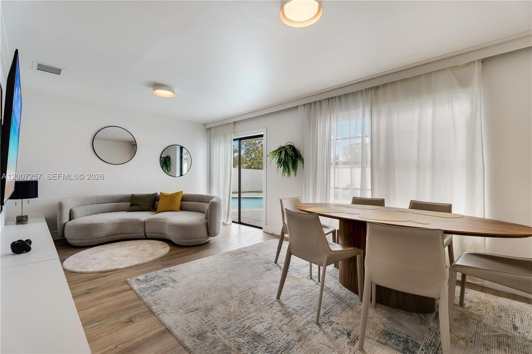 En Renta: $8,500 (4 camas, 3 baños, 1804 Pies cuadrados)