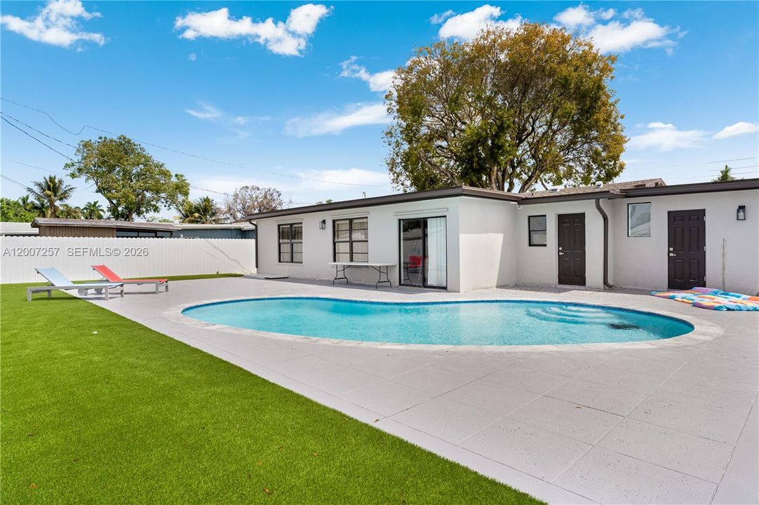 En Renta: $8,500 (4 camas, 3 baños, 1804 Pies cuadrados)