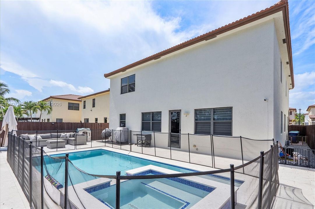 For Rent: $7,999 (4 beds, 4 baths, 3128 Square Feet)