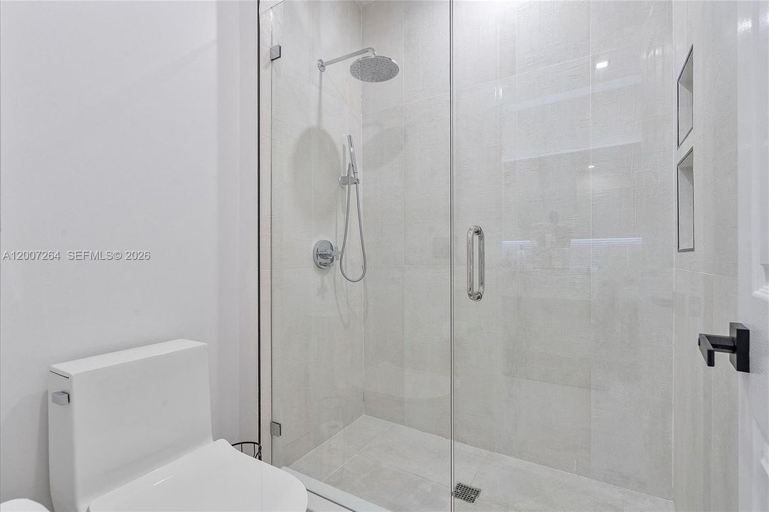 For Rent: $7,999 (4 beds, 4 baths, 3128 Square Feet)