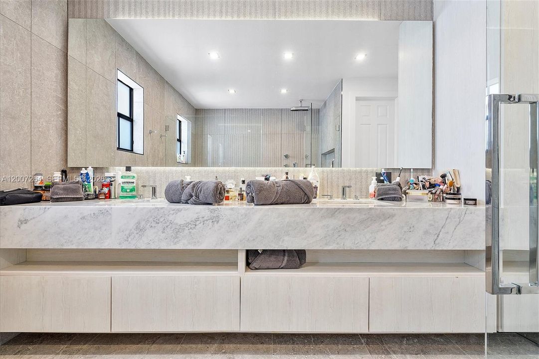 For Rent: $7,999 (4 beds, 4 baths, 3128 Square Feet)