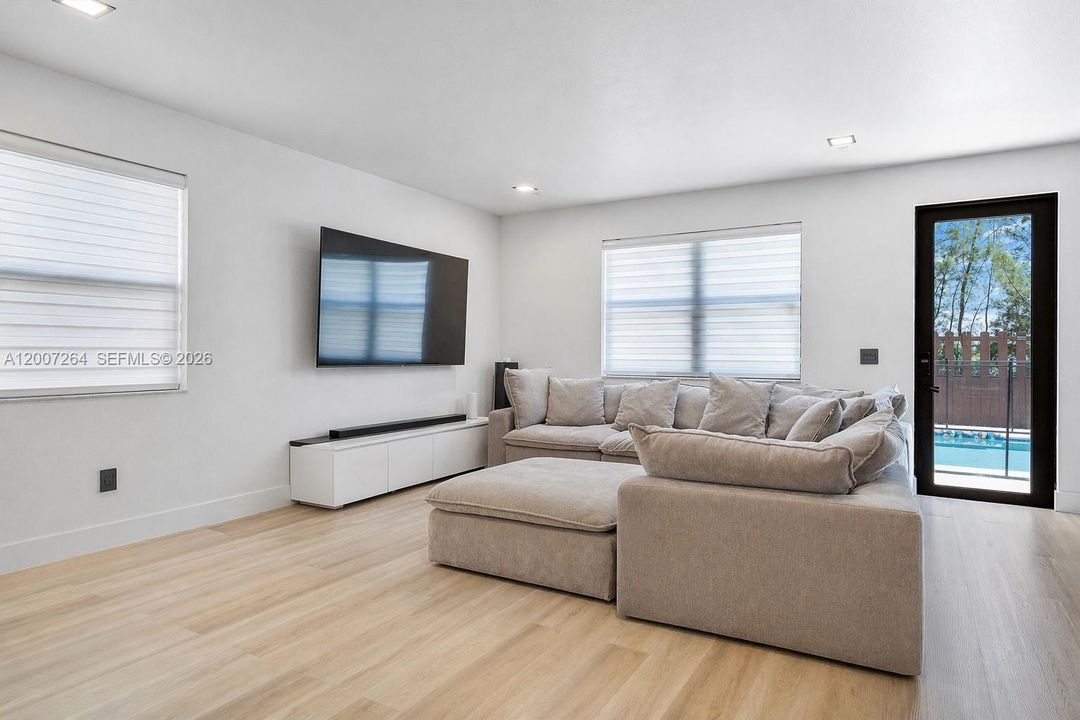 For Rent: $7,999 (4 beds, 4 baths, 3128 Square Feet)
