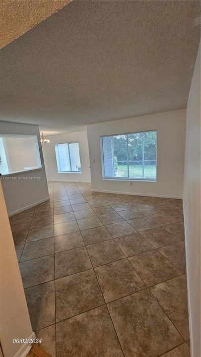 For Rent: $1,750 (1 beds, 1 baths, 768 Square Feet)