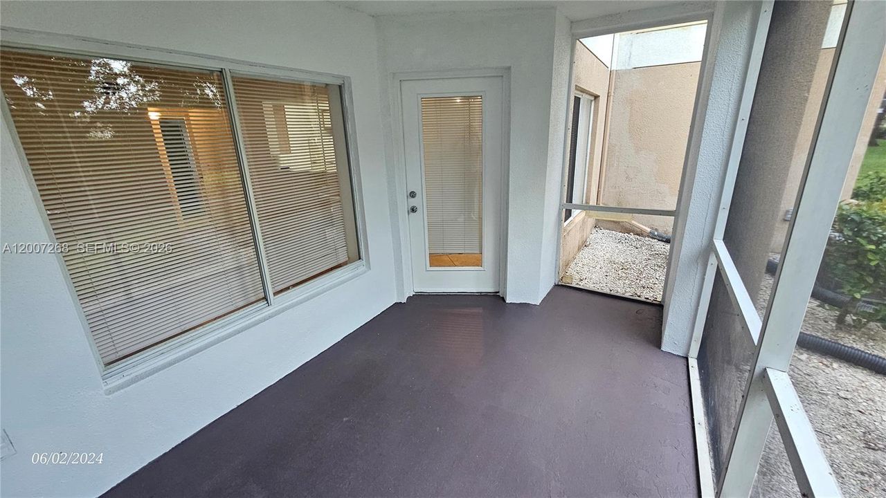 For Rent: $1,750 (1 beds, 1 baths, 768 Square Feet)