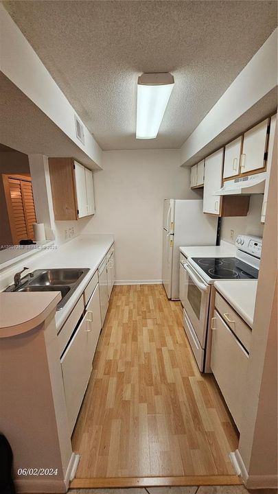 For Rent: $1,750 (1 beds, 1 baths, 768 Square Feet)