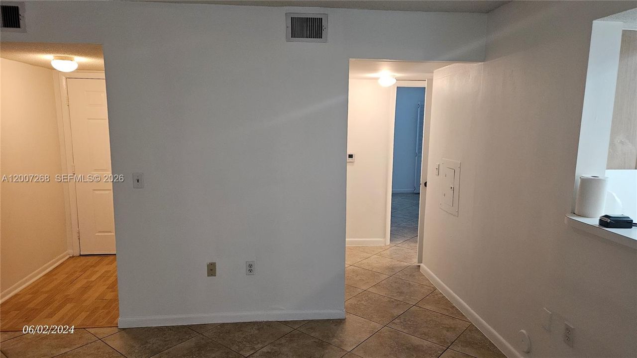 For Rent: $1,750 (1 beds, 1 baths, 768 Square Feet)